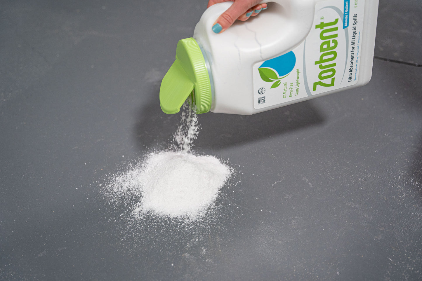 Zorbent 5qt. Shaker Jug